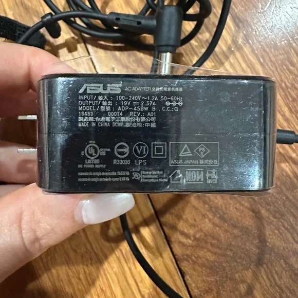 Asus laptops charger new - Picture 7 of 8